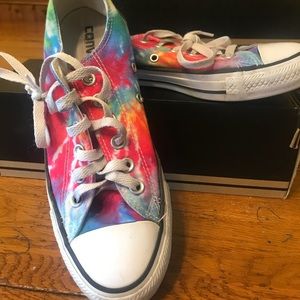 Women’s Size 7 tie-dyed Converse